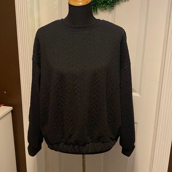 A New Day Women’s Black Crewneck Sweatshirt Elastic Waist sz XL NWOT - Picture 1 of 7